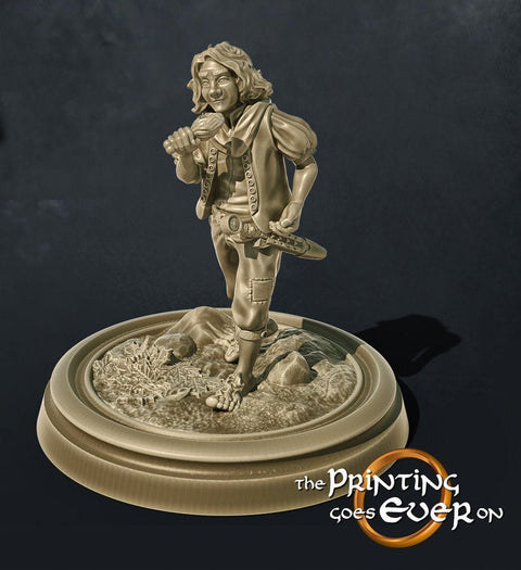 Halfling Adventurer | Hobbit mini| Resin Miniatures | Dungeons and Dragons | 28mm, 32mm, 75mm Scale | Pathfinder | Figure model Painting |