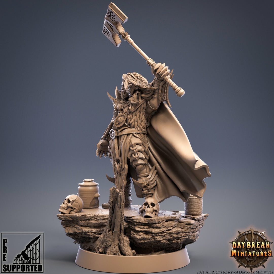 Vampire Blood Knight on foot | 28mm, 32mm, 75mm Scale Resin Miniature | Dungeons and Dragons | Pathfinder | Strahd | Age of Sigmar |