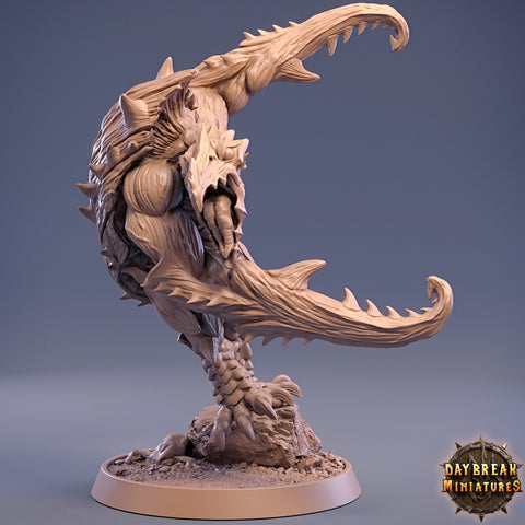 Hooked Horror subterranean Monstrosity | Scales: 28mm | 32mm | 75mm | Megaboss | Dungeons and Dragons | Pathfinder | Daybreak Miniatures