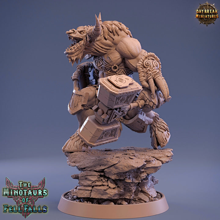 Minotaur Warrior War Chief | Scales: 28mm | 32mm | 75mm | D&amp;D 5e Megaboss | Dungeons and Dragons | Pathfinder | Daybreak Miniatures