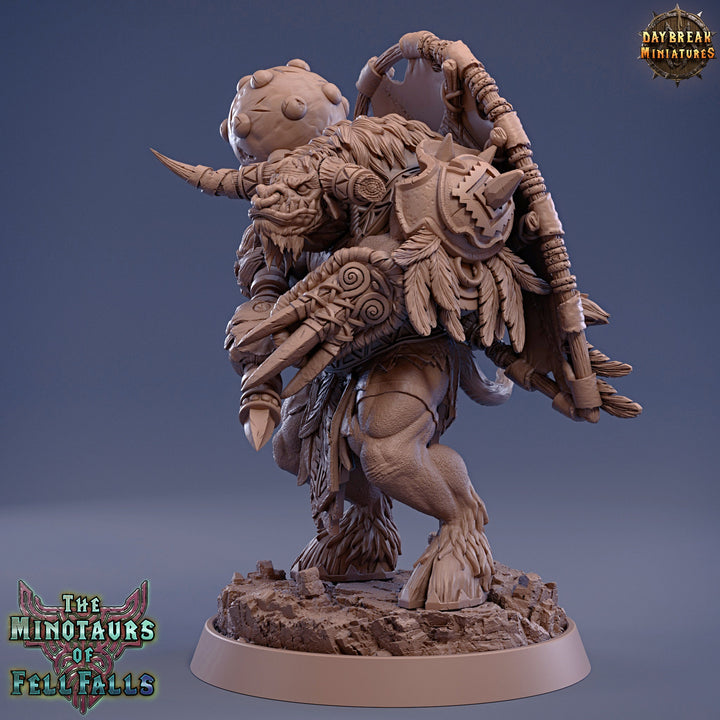 Minotaur Warrior War Chief | Scales: 28mm | 32mm | 75mm | D&amp;D 5e Megaboss Beastmen| Dungeons and Dragons | Pathfinder | Daybreak Miniatures