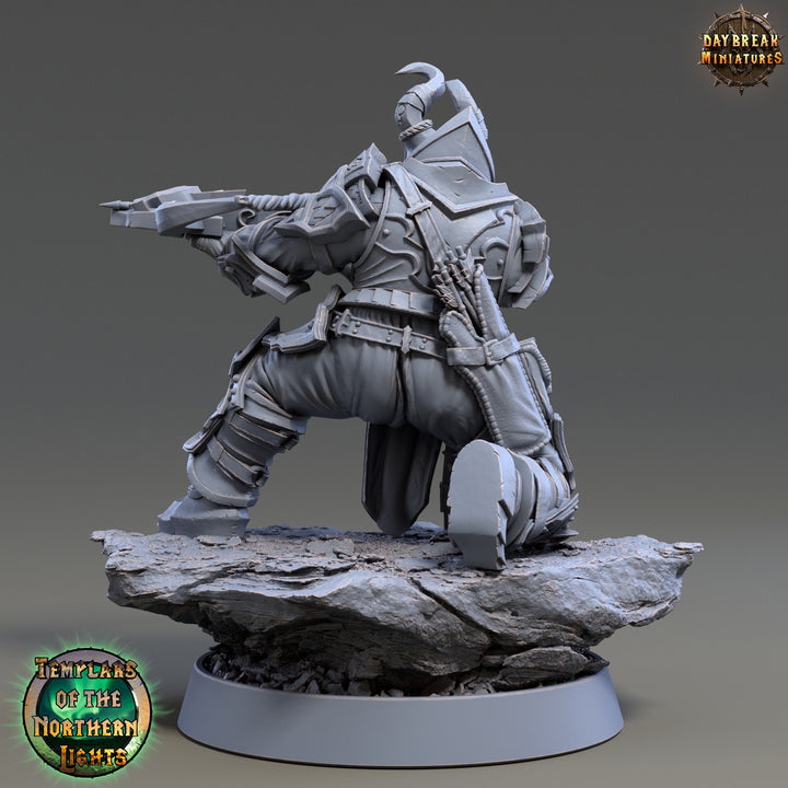 Paladin, Fighter Crossbow Expert | 28mm, 32mm, 54mm, 75mm Scales | Dungeons and Dragons | Pathfinder | Daybreak Miniatures