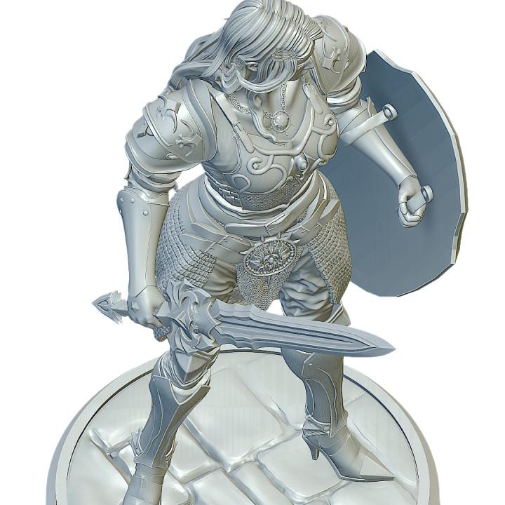 Female Paladin, Fighter Sword and Shield Plate Armor D&amp;D 5e Mini | 28mm, 32mm,54mm,75mm,100mm Scales | Dungeons and Dragons Pathfinder |