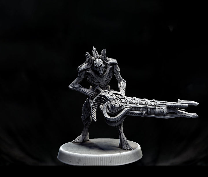 Sci-Fi Miniature Robot Fighter, H.R Giger Style | Base Diameter Sizes: 25mm,32mm, 50mm, 65mm,80mm | Resin Mini | Mini Monster Mayhem