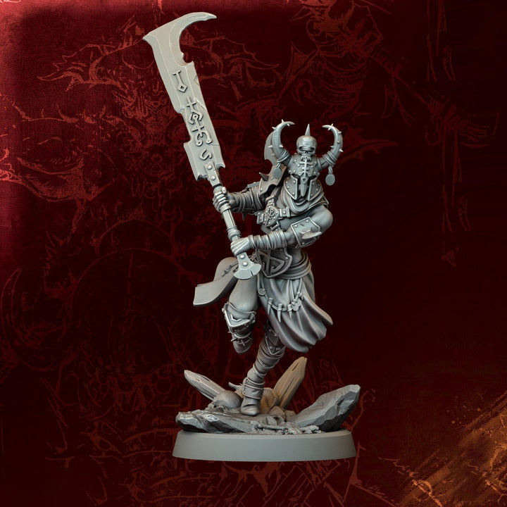 Female Fighter, Ranger, Paladin, Sword D&amp;D 5e Mini | 5 Sizes /Scales