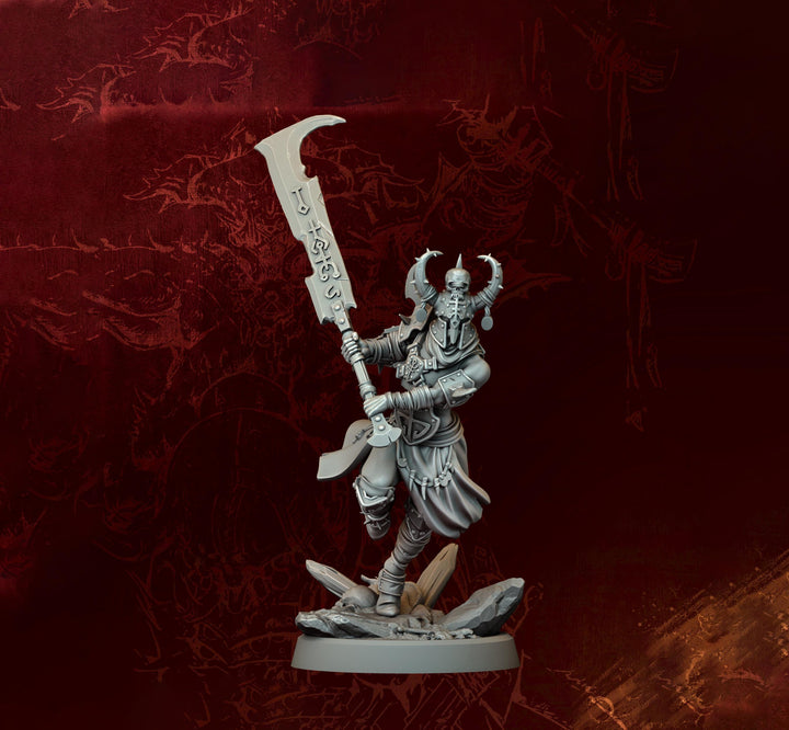 Female Fighter, Ranger, Paladin, Sword D&amp;D 5e Mini | 5 Sizes /Scales
