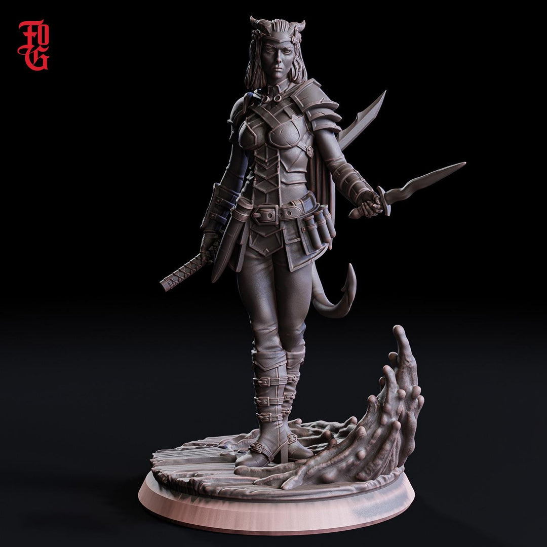 Female Tiefling Rogue Assassin Warlock hexblade |Miniature | 5 Scales | Pathfinder Figure | DnD | Figurine unpainted |