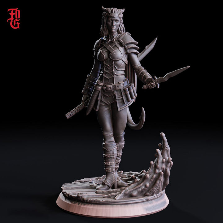 Female Tiefling Rogue Assassin Warlock hexblade |Miniature | 5 Scales | Pathfinder Figure | DnD | Figurine unpainted |