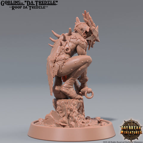Goblin Axe Warrior | DnD Miniatures | Dungeons and Dragons | 28mm, 32mm, 75mm scale| Pathfinder | Figure for Painting| Gloomspite Glitz