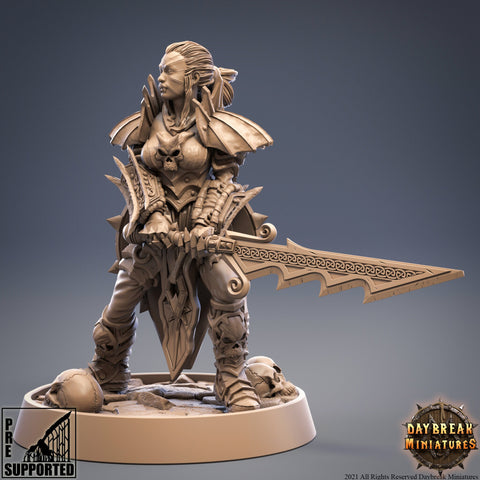 Female Vampire Duchess Warrior | 28mm, 32mm, 75mm Scale | Dungeons and Dragons | Pathfinder | Strahd |