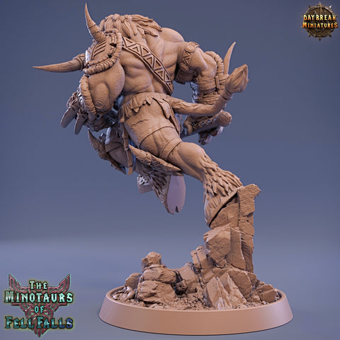 Minotaur Warrior War Chief | Scales: 28mm | 32mm | 75mm | D&D 5e Megaboss | Dungeons and Dragons | Pathfinder | Daybreak Miniatures