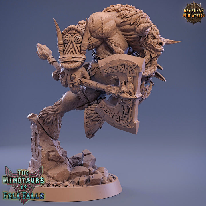 Minotaur Warrior War Chief | Scales: 28mm | 32mm | 75mm | D&amp;D 5e Megaboss | Dungeons and Dragons | Pathfinder | Daybreak Miniatures